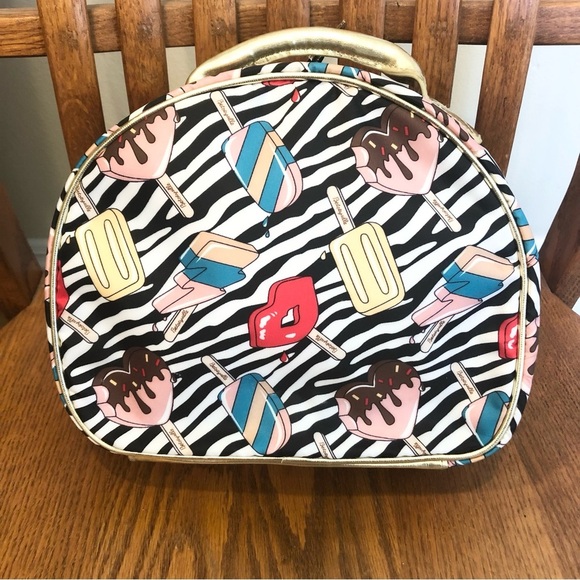 Betsy Johnson Makeup/Travel Bag, Popsicles, Size 9.5” X 7.5” X 3.5” - Picture 8 of 12
